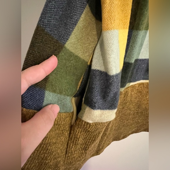 Riah Fashion - Plaid Top - Picture 5 of 7